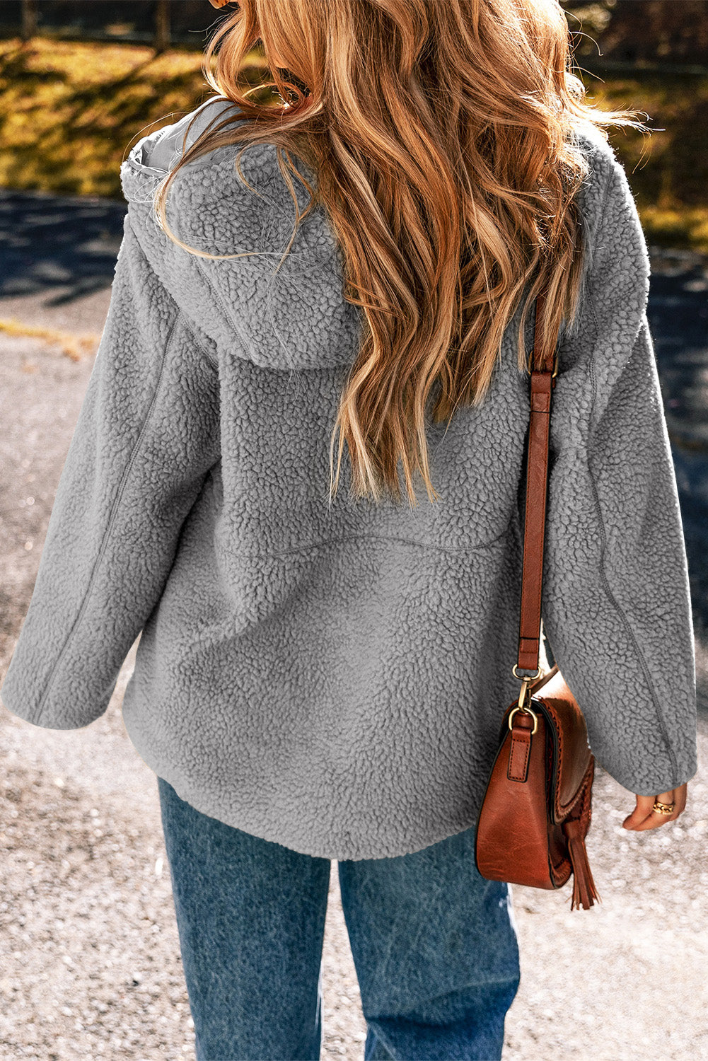 Graue Fleecejacke mit Kapuze