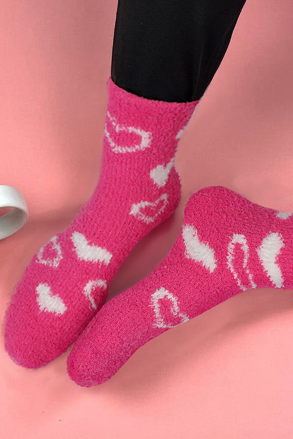 Dicke Socken mit Erdbeer- und Rosaherz