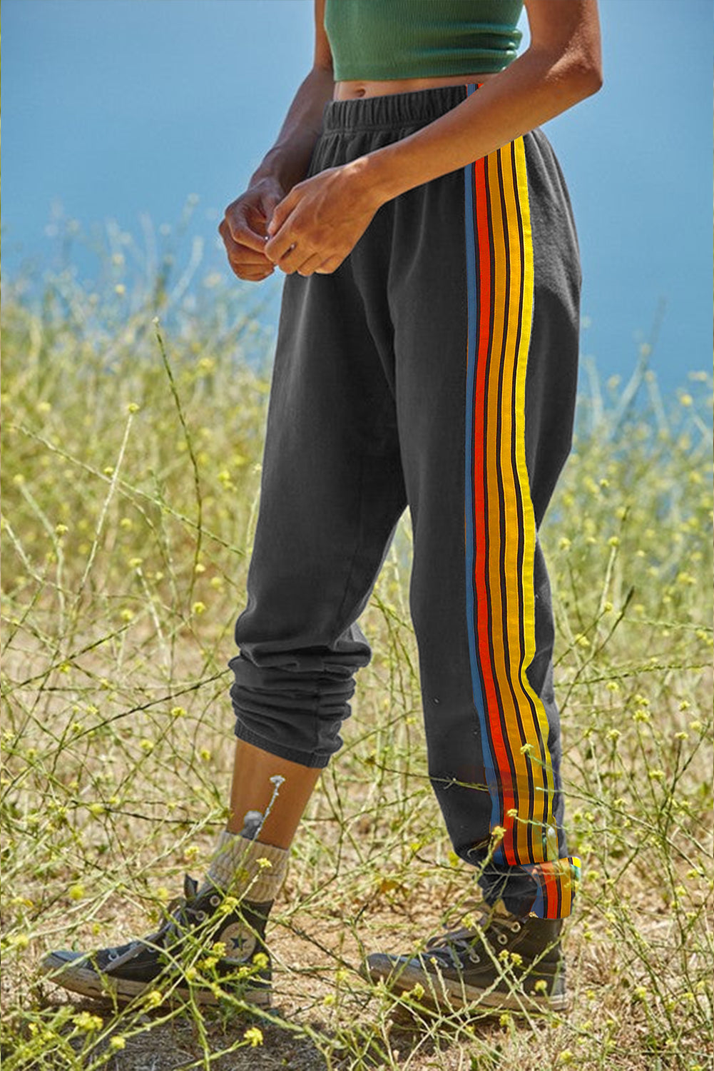 Jogginghose mit Regenbogen-Print und hoher Taille