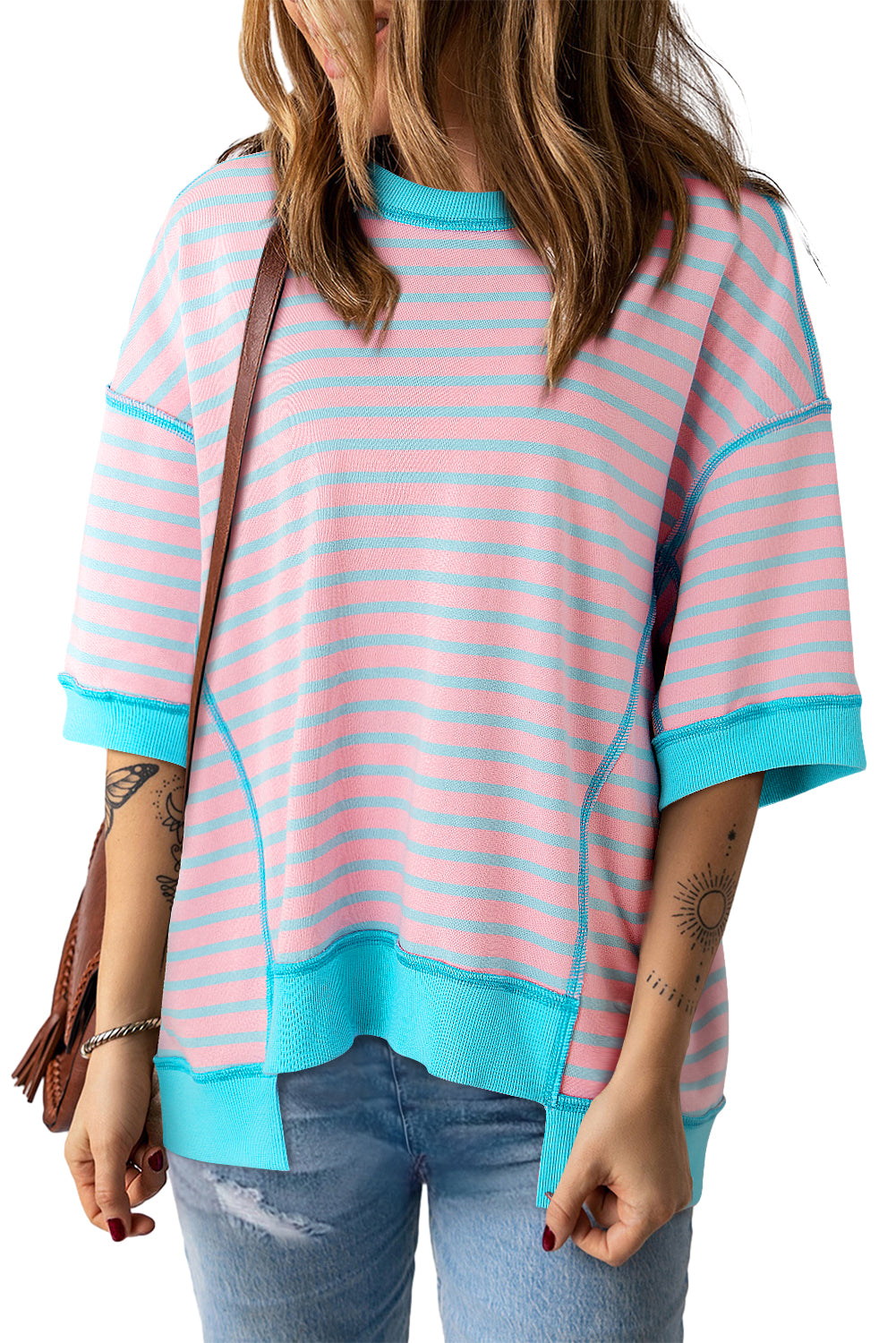 Gestreiftes Oversize-T-Shirt mit sichtbarem High Low