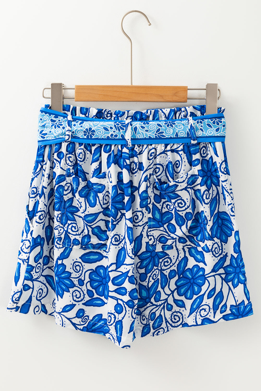 Lässige Shorts mit Blumenknoten und hoher Taille