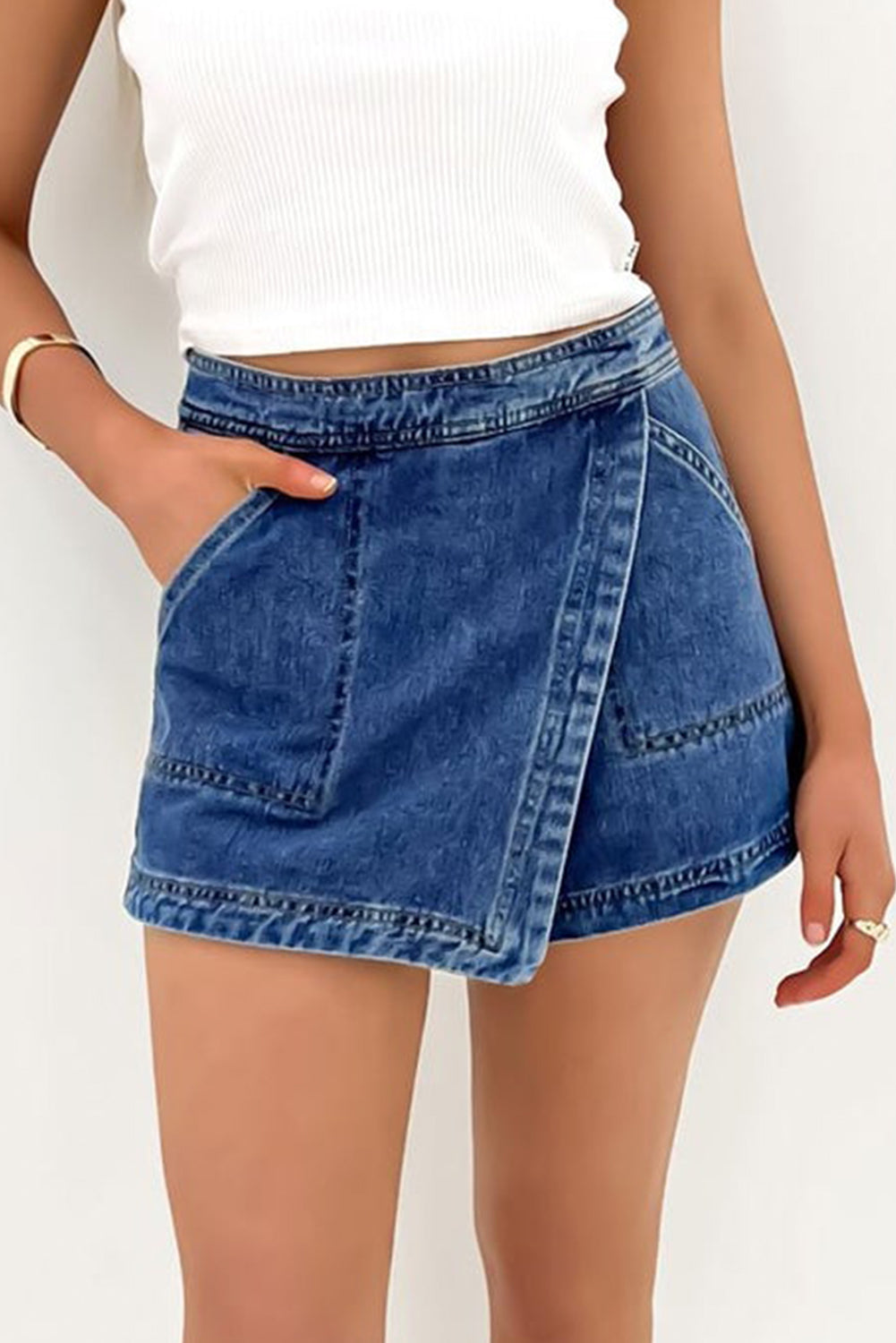 Ashleigh – Blauer, gewickelter Mini-Jeansrock
