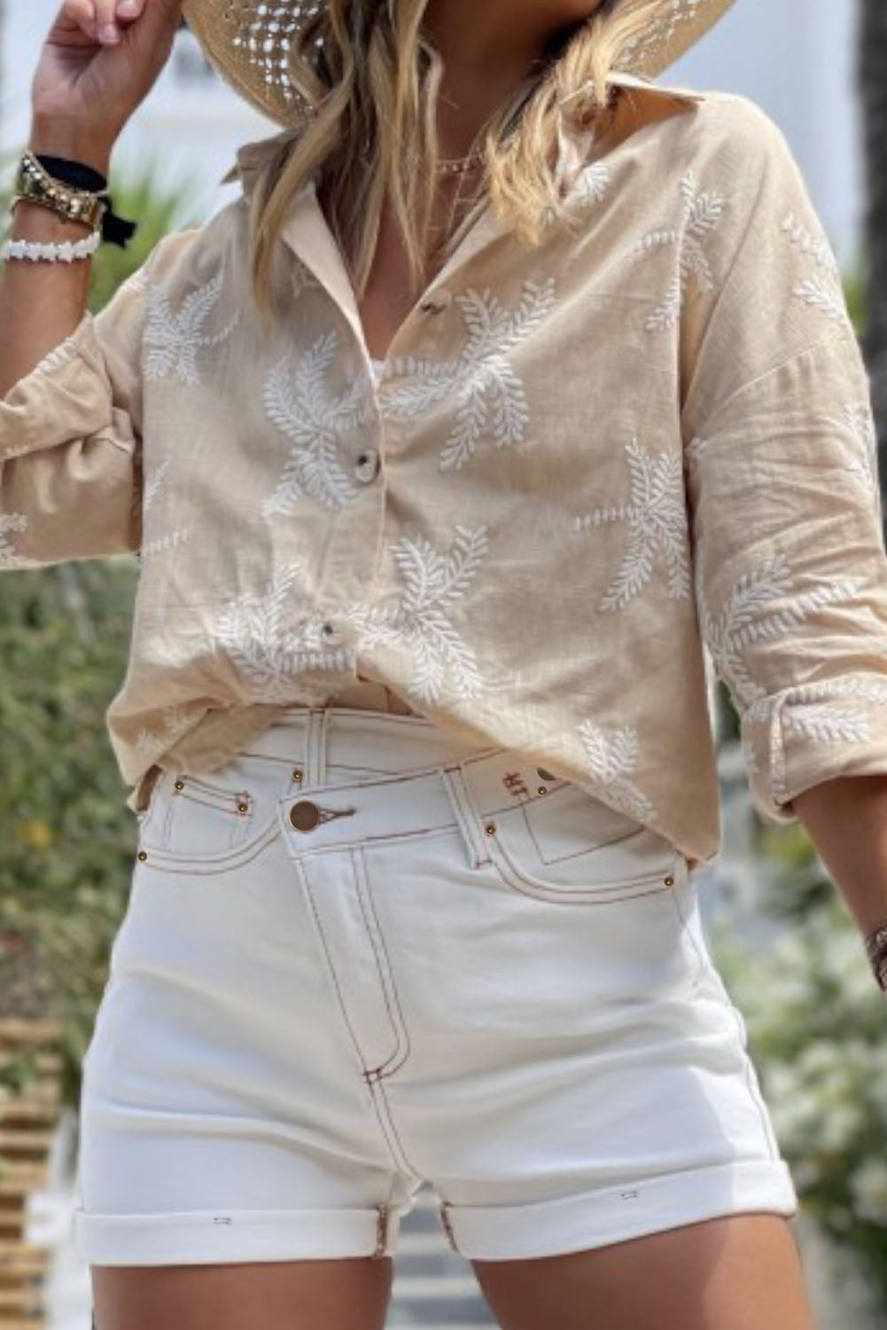 Weiße stylische Jeansshorts