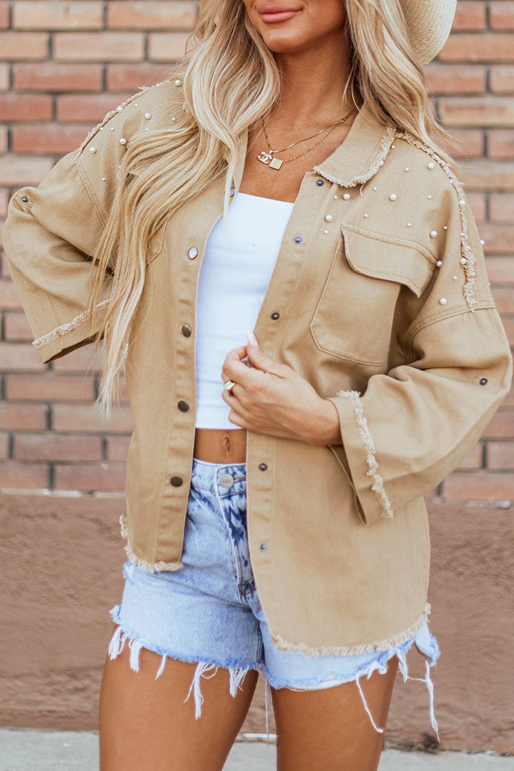 Jeansjacke mit Perlenbesatz