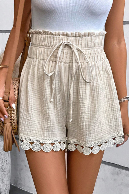 Beige Shorts mit Knoten und hoher Taille