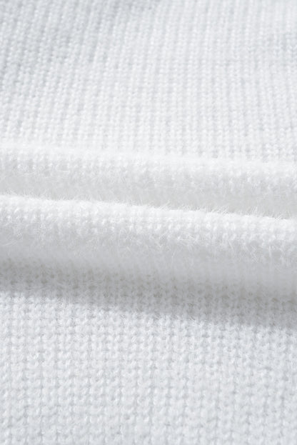 Weißer Pullover mit Perlen und Herzen
