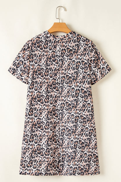 Braunes T-Shirt-Kleid mit Leopardenmuster