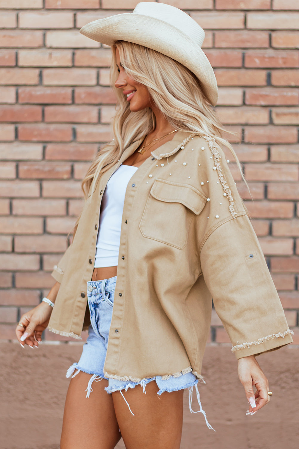 Jeansjacke mit Perlenbesatz