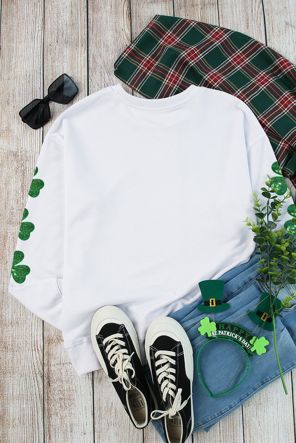 Weißes Sweatshirt mit Kleeblatt-Pailletten