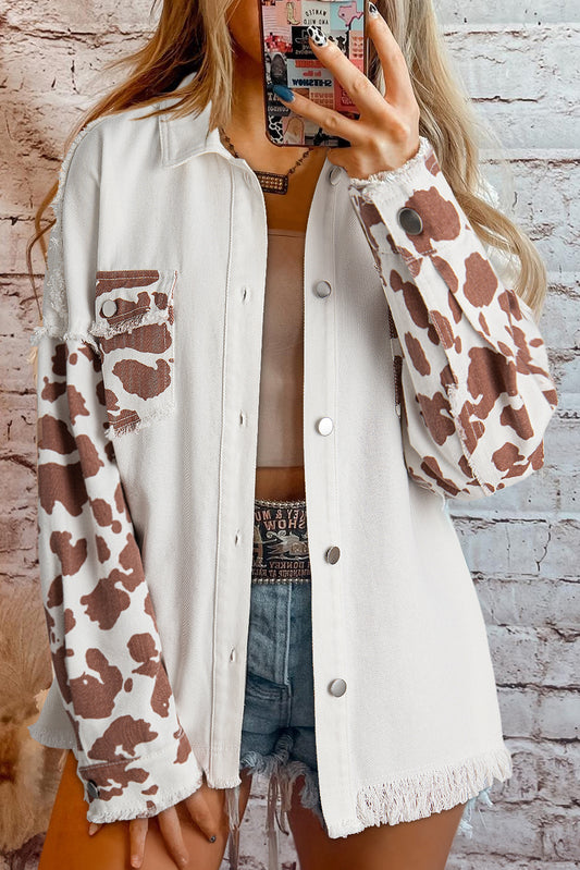 Weiße Jeansjacke mit Kuhflecken