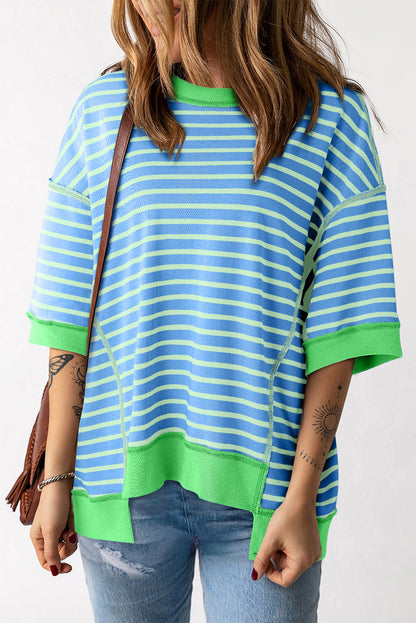 Gestreiftes Oversize-T-Shirt mit sichtbarem High Low