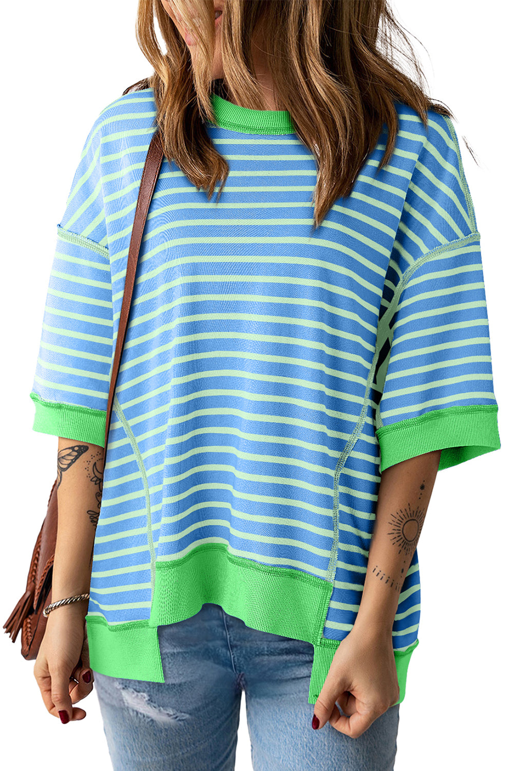 Gestreiftes Oversize-T-Shirt mit sichtbarem High Low