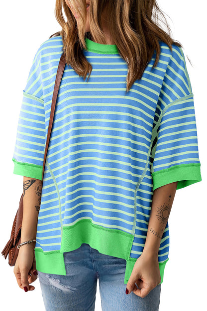 Gestreiftes Oversize-T-Shirt mit sichtbarem High Low