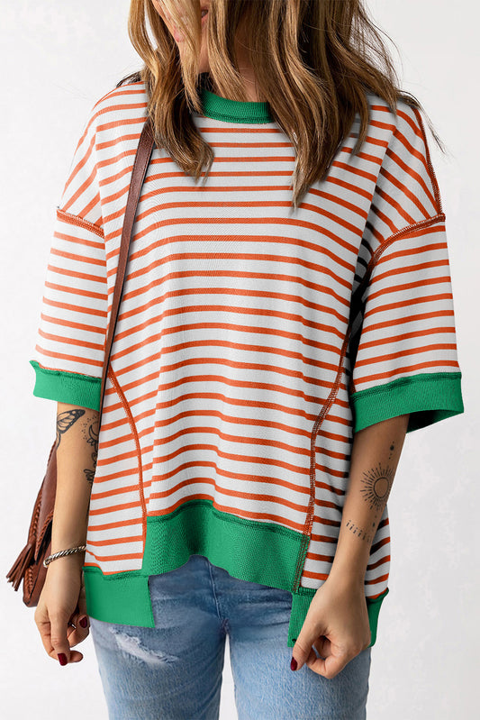 Gestreiftes Oversize-T-Shirt mit sichtbarem High Low