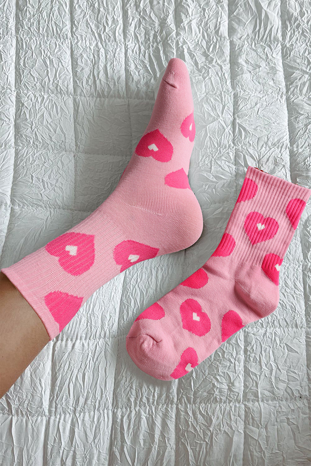 Hellrosa weiche Socken mit Herzmotiv