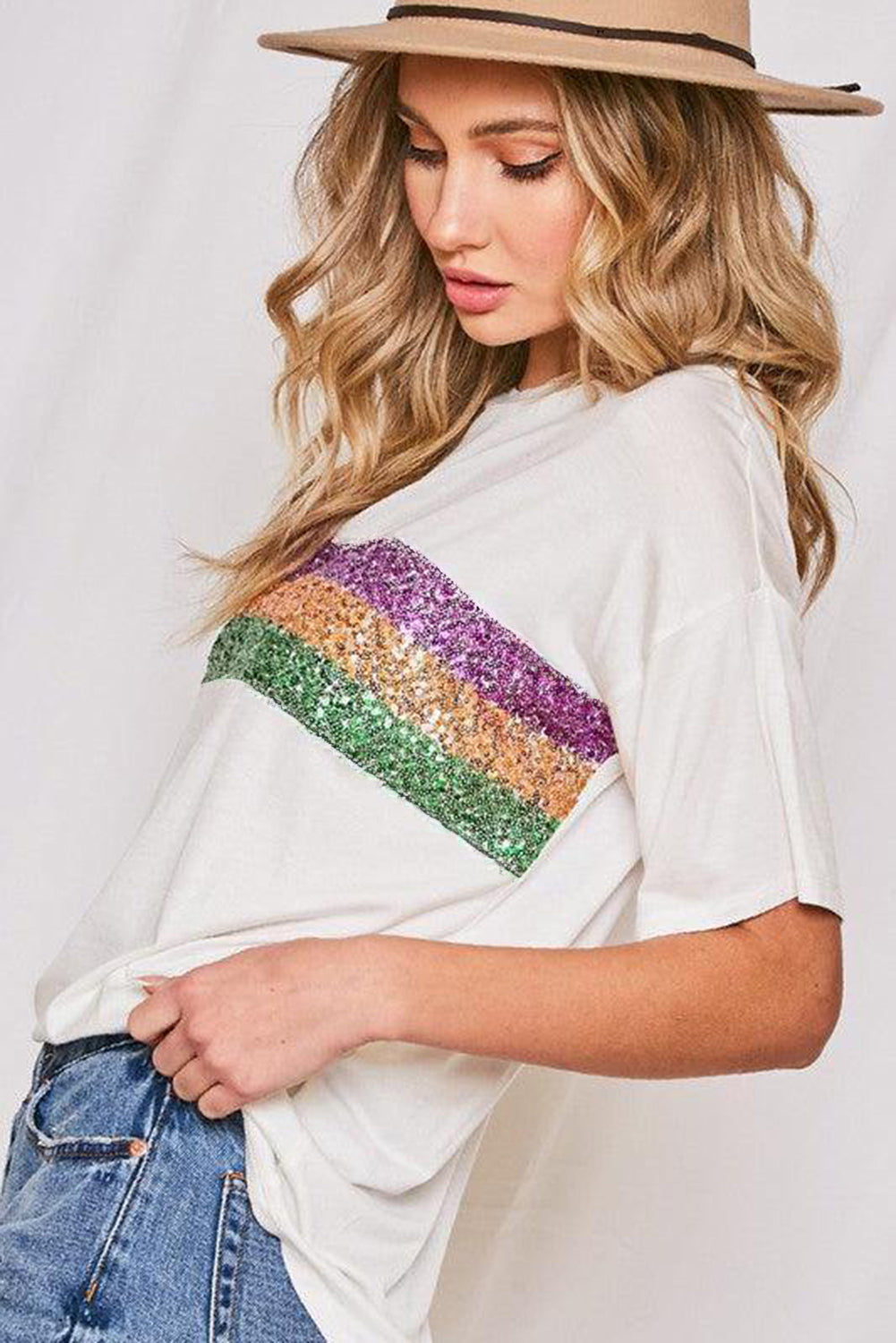 Weißes Mardi Gras T-Shirt mit Paillettenstreifen