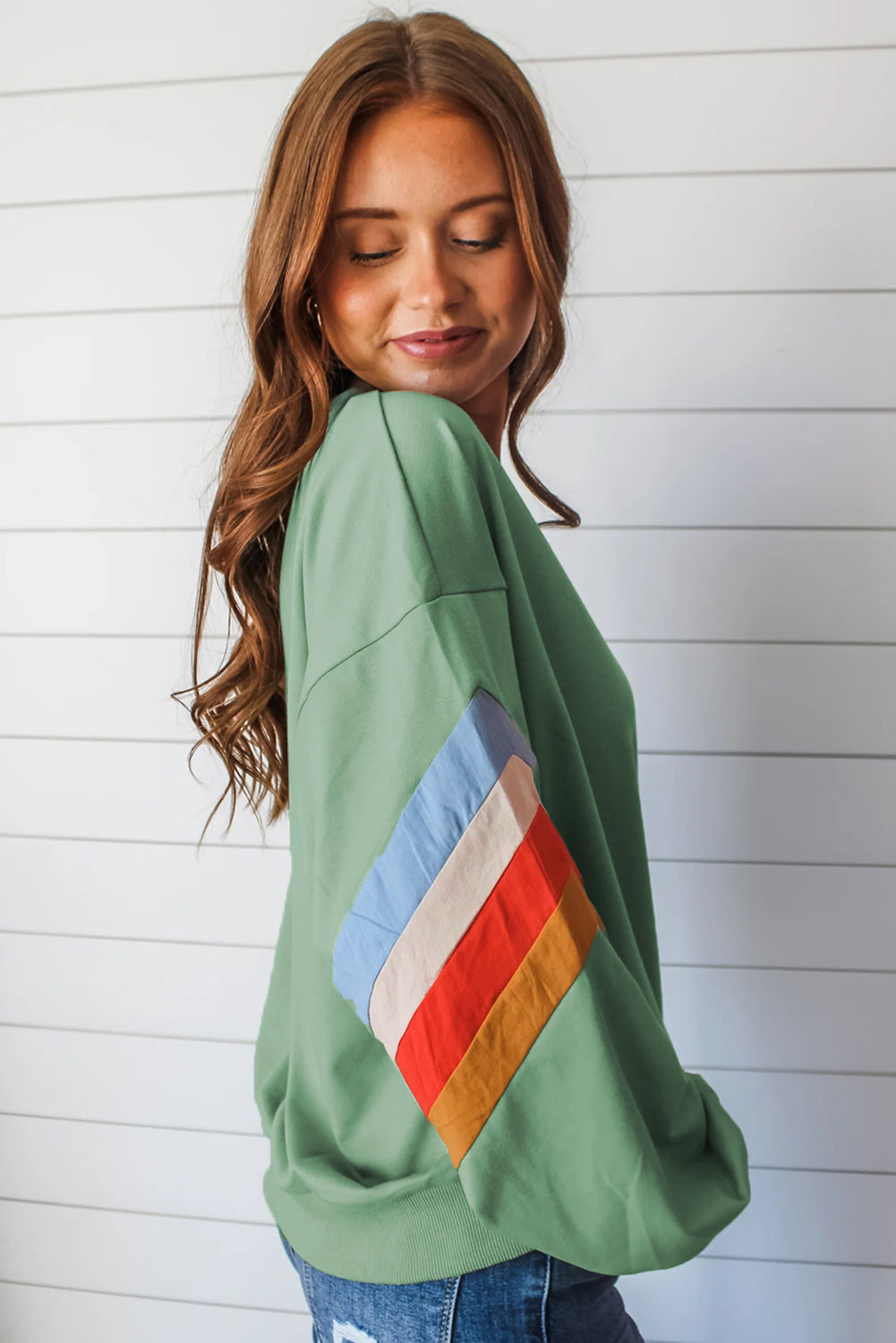 Sweatshirt mit Regenbogenstreifen