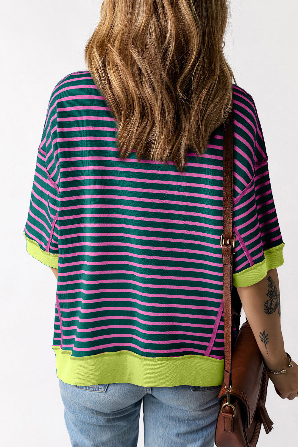 Gestreiftes Oversize-T-Shirt mit sichtbarem High Low