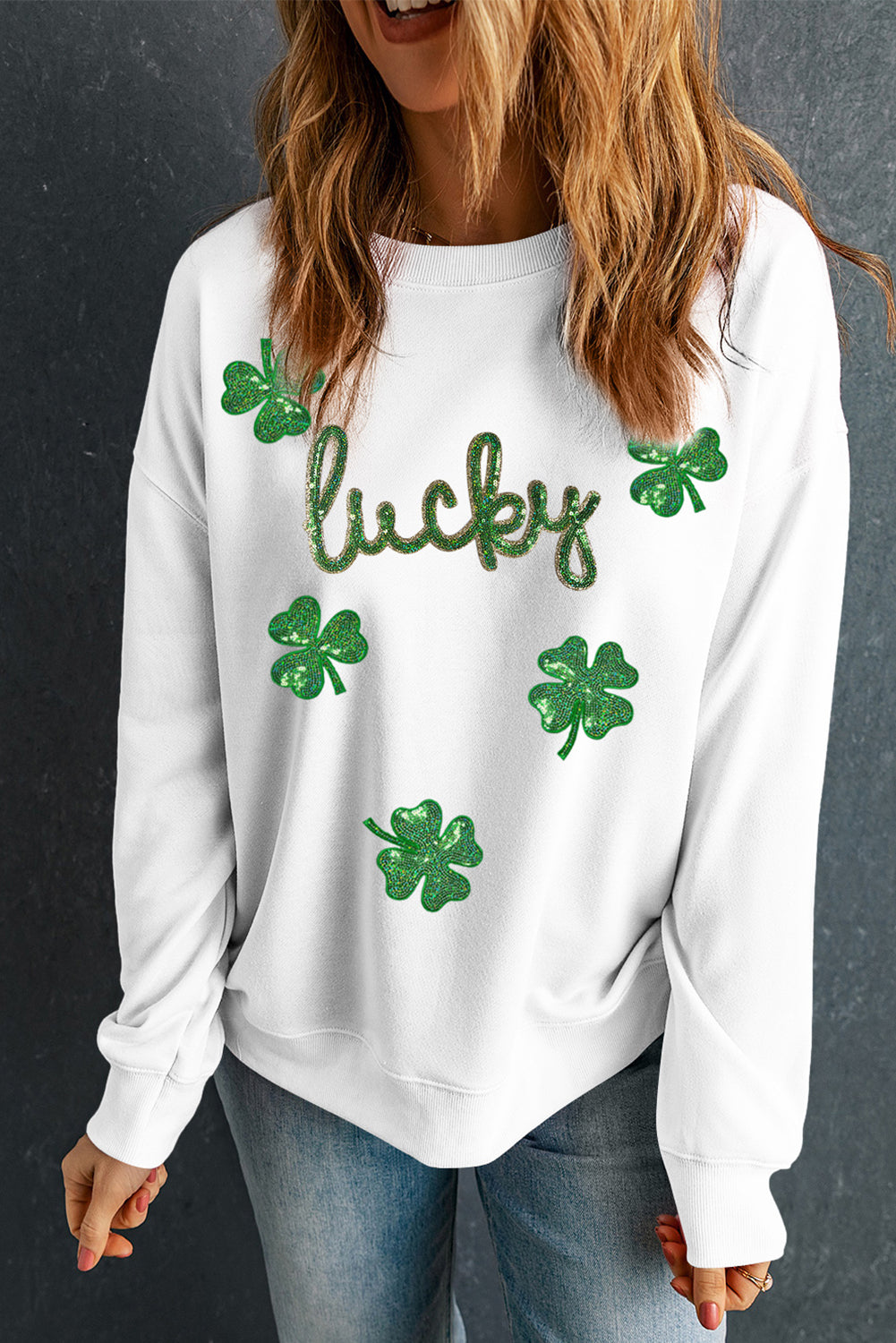 Weißes Sweatshirt mit Kleeblatt-Pailletten
